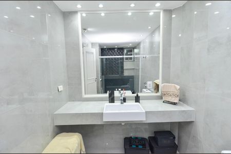 Apartamento à venda com 132m², 3 quartos e 1 vagaBanheiro da Suíte