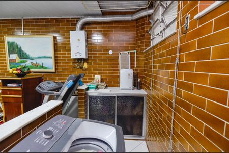 Apartamento à venda com 132m², 3 quartos e 1 vagaÁrea de Serviço