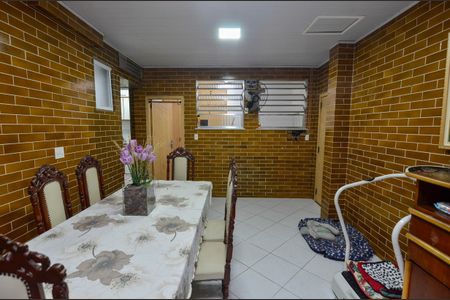 Apartamento à venda com 132m², 3 quartos e 1 vagaÁrea de Serviço