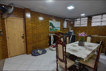 Apartamento à venda com 132m², 3 quartos e 1 vagaÁrea de Serviço