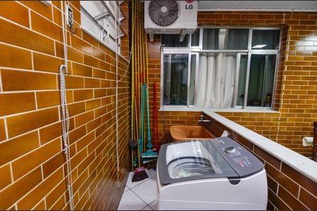 Apartamento à venda com 132m², 3 quartos e 1 vagaÁrea de Serviço