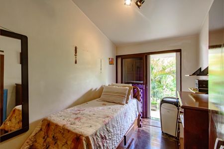 Casa para alugar com 359m², 4 quartos e 3 vagas Casa para alugar com 359m², 4 quartos e 3 vagasQuarto