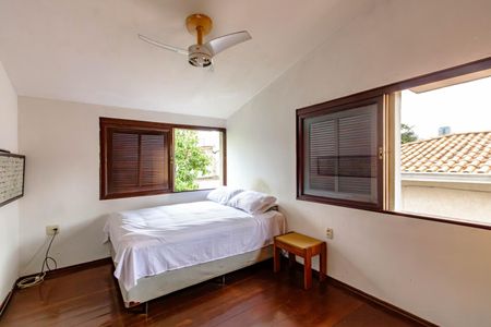 Casa para alugar com 359m², 4 quartos e 3 vagas Casa para alugar com 359m², 4 quartos e 3 vagasQuarto