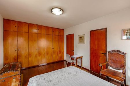 Casa para alugar com 359m², 4 quartos e 3 vagas Casa para alugar com 359m², 4 quartos e 3 vagasQuarto