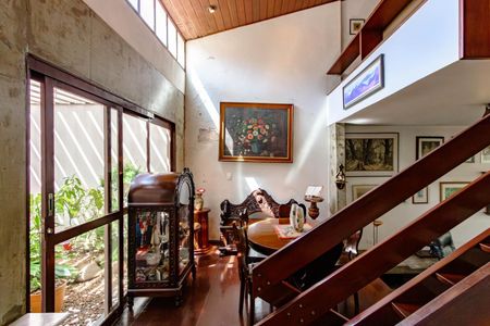 Casa para alugar com 359m², 4 quartos e 3 vagas Casa para alugar com 359m², 4 quartos e 3 vagasSala