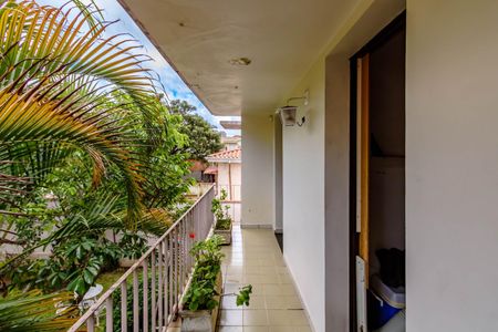 Casa para alugar com 359m², 4 quartos e 3 vagas Casa para alugar com 359m², 4 quartos e 3 vagasVaranda