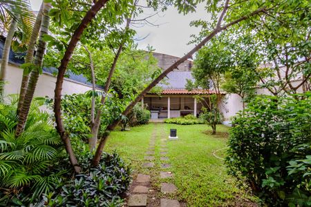 Casa para alugar com 359m², 4 quartos e 3 vagas Casa para alugar com 359m², 4 quartos e 3 vagasÁrea externa