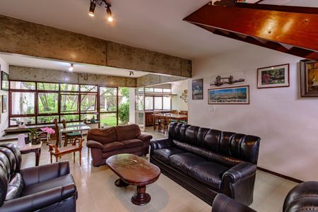 Casa para alugar com 359m², 4 quartos e 3 vagas Casa para alugar com 359m², 4 quartos e 3 vagasSala