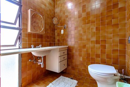 Casa para alugar com 359m², 4 quartos e 3 vagas Casa para alugar com 359m², 4 quartos e 3 vagasBanheiro