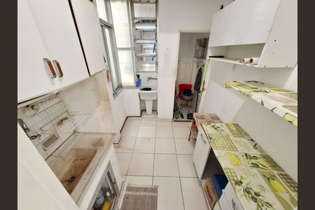 Apartamento à venda com 52m², 2 quartos e sem vaga Apartamento à venda com 52m², 2 quartos e sem vagaCozinha e Área de Serviço