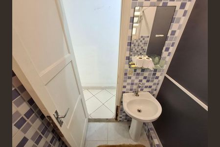 Apartamento à venda com 52m², 2 quartos e sem vaga Apartamento à venda com 52m², 2 quartos e sem vagaBanheiro