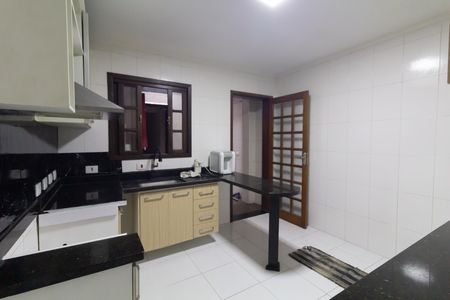 Casa à venda com 120m², 4 quartos e 2 vagas Casa à venda com 120m², 4 quartos e 2 vagasCozinha