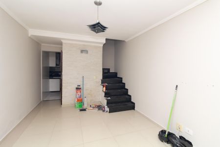 Casa à venda com 120m², 4 quartos e 2 vagas Casa à venda com 120m², 4 quartos e 2 vagasSala