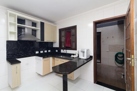 Casa à venda com 120m², 4 quartos e 2 vagas Casa à venda com 120m², 4 quartos e 2 vagasCozinha
