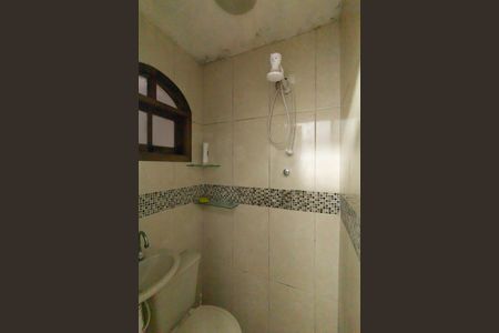 Casa à venda com 120m², 4 quartos e 2 vagas Casa à venda com 120m², 4 quartos e 2 vagasBanheiro de serviço