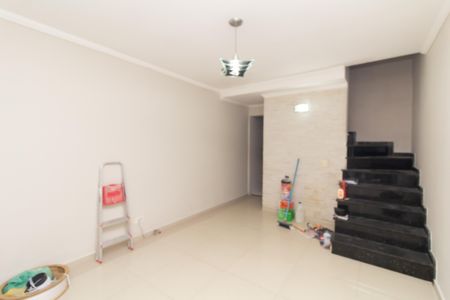 Casa à venda com 120m², 4 quartos e 2 vagas Casa à venda com 120m², 4 quartos e 2 vagasSala