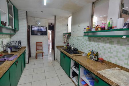 Casa à venda com 504m², 4 quartos e 3 vagas Casa à venda com 504m², 4 quartos e 3 vagasCozinha