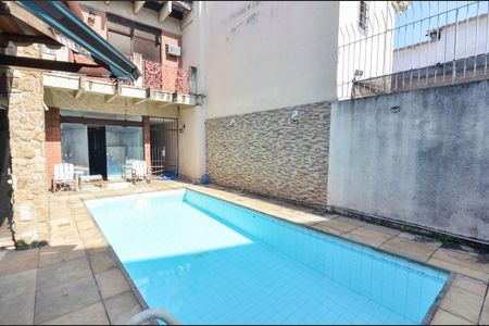 Casa à venda com 504m², 4 quartos e 3 vagas Casa à venda com 504m², 4 quartos e 3 vagasSala