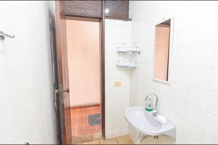 Casa à venda com 504m², 4 quartos e 3 vagas Casa à venda com 504m², 4 quartos e 3 vagasBanheiro de Serviço