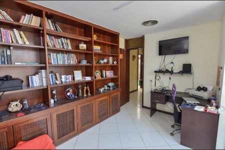 Casa à venda com 504m², 4 quartos e 3 vagas Casa à venda com 504m², 4 quartos e 3 vagasQuarto 3