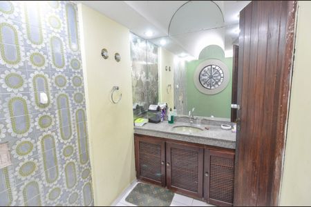 Casa à venda com 504m², 4 quartos e 3 vagas Casa à venda com 504m², 4 quartos e 3 vagasLavabo
