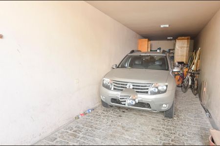 Casa à venda com 504m², 4 quartos e 3 vagas Casa à venda com 504m², 4 quartos e 3 vagasGaragem