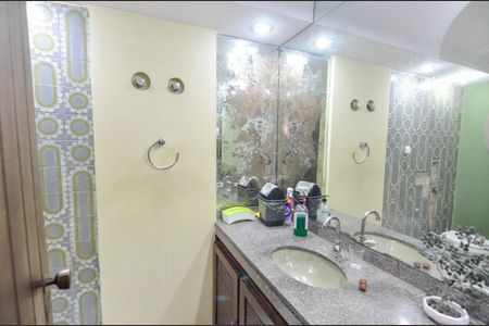 Casa à venda com 504m², 4 quartos e 3 vagas Casa à venda com 504m², 4 quartos e 3 vagasLavabo