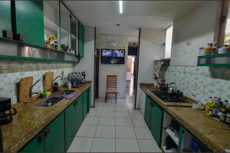 Casa à venda com 504m², 4 quartos e 3 vagas Casa à venda com 504m², 4 quartos e 3 vagasCozinha