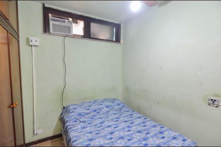 Casa à venda com 504m², 4 quartos e 3 vagas Casa à venda com 504m², 4 quartos e 3 vagasQuarto de Serviço