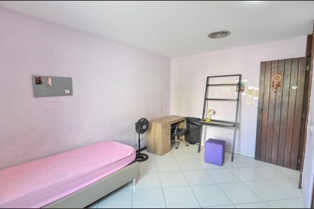 Casa à venda com 504m², 4 quartos e 3 vagas Casa à venda com 504m², 4 quartos e 3 vagasQuarto 1