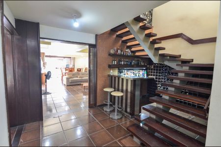 Casa à venda com 504m², 4 quartos e 3 vagas Casa à venda com 504m², 4 quartos e 3 vagasSala