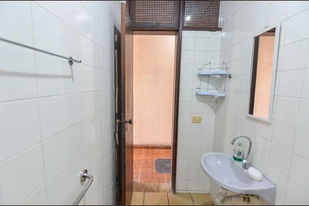 Casa à venda com 504m², 4 quartos e 3 vagas Casa à venda com 504m², 4 quartos e 3 vagasBanheiro de Serviço