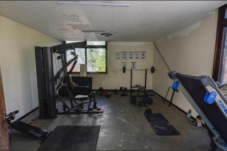 Casa à venda com 504m², 4 quartos e 3 vagas Casa à venda com 504m², 4 quartos e 3 vagasQuarto 3