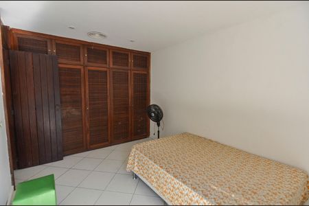Casa à venda com 504m², 4 quartos e 3 vagas Casa à venda com 504m², 4 quartos e 3 vagasQuarto 2
