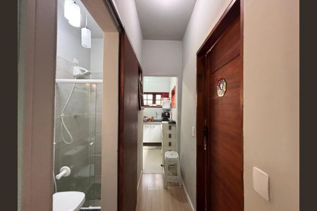 Casa para alugar com 38m², 1 quarto e sem vagaBanheiro - corredor de acesso