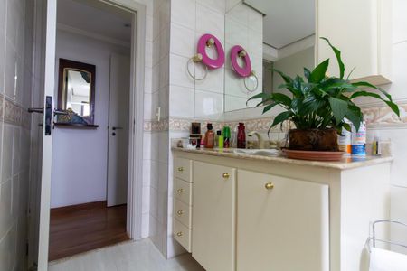 Apartamento à venda com 132m², 3 quartos e 2 vagas Apartamento à venda com 132m², 3 quartos e 2 vagasBanheiro 2