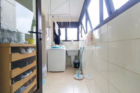 Apartamento à venda com 132m², 3 quartos e 2 vagas Apartamento à venda com 132m², 3 quartos e 2 vagasÁrea de Serviço
