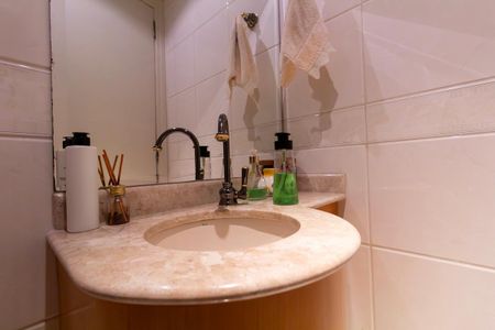 Apartamento à venda com 132m², 3 quartos e 2 vagas Apartamento à venda com 132m², 3 quartos e 2 vagasLavabo 1