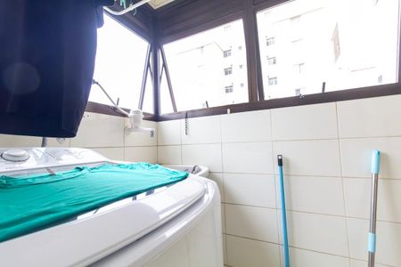 Apartamento à venda com 132m², 3 quartos e 2 vagas Apartamento à venda com 132m², 3 quartos e 2 vagasÁrea de Serviço