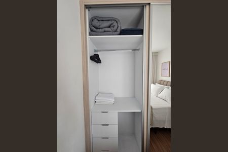 Quarto de apartamento para alugar com 1 quarto, 43m² em Centro, Curitiba