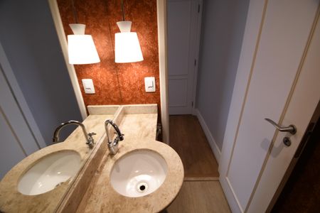 Apartamento para alugar com 133m², 4 quartos e 2 vagasLavabo