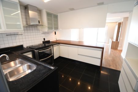 Apartamento para alugar com 133m², 4 quartos e 2 vagasCozinha