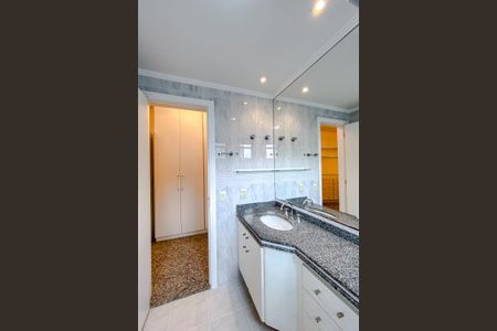 Apartamento para alugar com 114m², 3 quartos e 3 vagas Apartamento para alugar com 114m², 3 quartos e 3 vagasBanheiro da Suíte