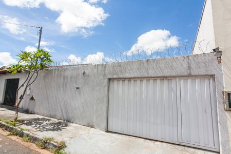 Casa para alugar com 200m², 3 quartos e 3 vagasFachada