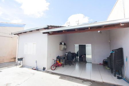 Casa para alugar com 200m², 3 quartos e 3 vagasFachada