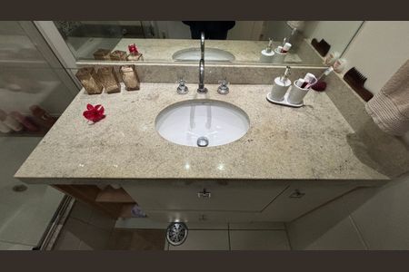 Apartamento à venda com 128m², 3 quartos e 3 vagasBanheiro da Suíte