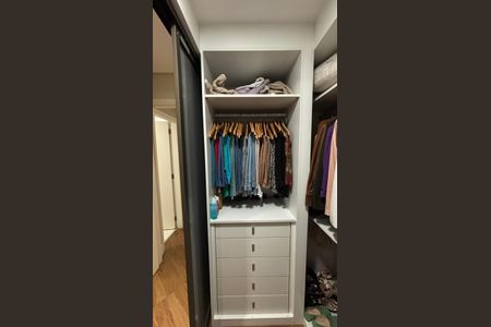 Apartamento à venda com 128m², 3 quartos e 3 vagasCloset da Suíte