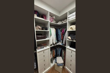 Apartamento à venda com 128m², 3 quartos e 3 vagasCloset da Suíte