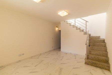 Casa para alugar com 130m², 3 quartos e 2 vagasSala