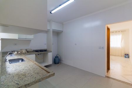 Cozinha de casa para alugar com 3 quartos, 130m² em São Lucas, São Paulo